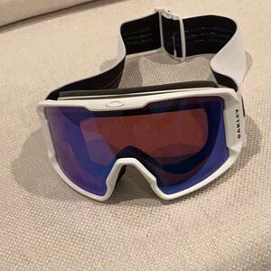 Oakley flight deck white ski goggles mint condition